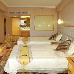 Fu Hua Hotel бассейн