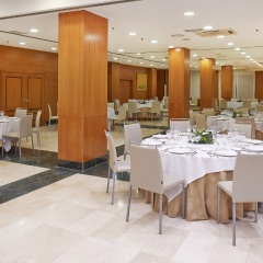 Отель NH Las Artes