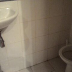 Гостиница Hostel na Shabolovskoy в Москве отзывы, цены и фото номеров - забронировать гостиницу Hostel na Shabolovskoy онлайн Москва ванная фото 2