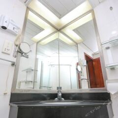 Five Rams City Hotel в номере