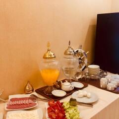 Deluxe Newport Hotel питание