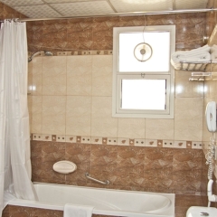 Отель Regent Beach Resort ванная
