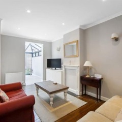 Отель 2 Bedroom House With Garden in Battersea комната для гостей фото 4