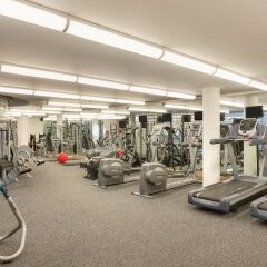 Отель HNA Palisades Premiere Conference Center фитнесс-зал