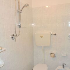 Отель The Hostel Riccione Италия, Риччоне - отзывы, цены и фото номеров - забронировать отель The Hostel Riccione онлайн ванная