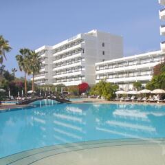 Grecian Bay Hotel бассейн