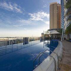Al Salam Grand Hotel Apartment бассейн