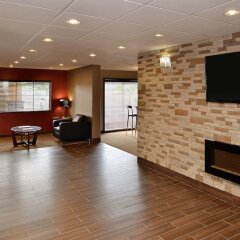 Отель Comfort Suites East интерьер отеля фото 2