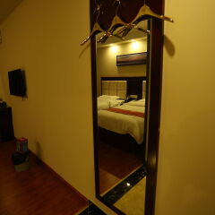 Dongzhi Hotel сейф в номере