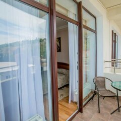 Villa al Marine в Утёсе 5 отзывов об отеле, цены и фото номеров - забронировать гостиницу Villa al Marine онлайн Утёс балкон