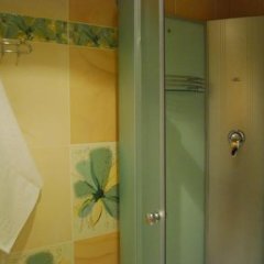 Анри в Ватутинках 13 отзывов об отеле, цены и фото номеров - забронировать гостиницу Анри онлайн Ватутинки ванная