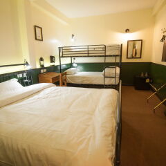 The Motley House - Hostel Бангкок комната для гостей фото 4