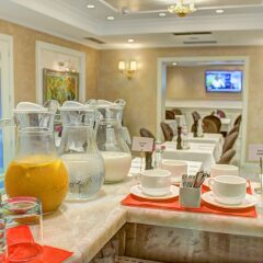 Отель Lot Boutique Hotel Албания, Тирана - отзывы, цены и фото номеров - забронировать отель Lot Boutique Hotel онлайн питание фото 3