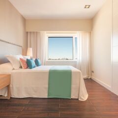 Апартаменты Home Club Torre Madrid Apartments Мадрид комната для гостей фото 3