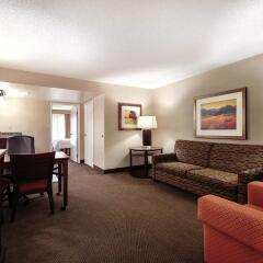 Embassy Suites Hotel Milpitas-Silicon Valley удобства в номере фото 2