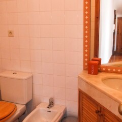 Апартаменты Quiet and Sunny central Lisbon apartment ванная фото 2