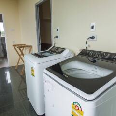 Отель Feung Nakorn Balcony Rooms and Cafe в номере