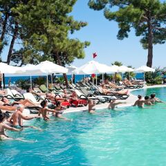 Отель Crystal Aura Beach Resort & Spa – All Inclusive бассейн фото 10
