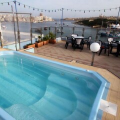 Отель 115 The Strand Aparthotel Мальта, Гзира - отзывы, цены и фото номеров - забронировать отель 115 The Strand Aparthotel онлайн бассейн фото 2