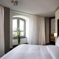Отель Sofitel Berlin Gendarmenmarkt комната для гостей