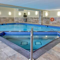 Отель Best Western Plus Toronto North York Hotel & Suites Канада, Торонто - отзывы, цены и фото номеров - забронировать отель Best Western Plus Toronto North York Hotel & Suites онлайн бассейн фото 2