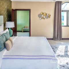Отель Dream Inn Dubai-Luxury Palm Beach Villa удобства в номере