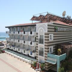 Palmiye Beach Hotel пляж