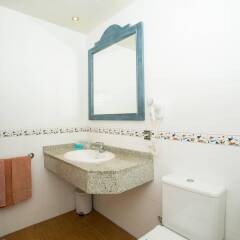 Отель Aparthotel Cabau Aquasol Испания, Пальманова - 1 отзыв об отеле, цены и фото номеров - забронировать отель Aparthotel Cabau Aquasol онлайн ванная