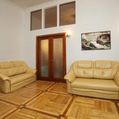 Гостиница Renaissance Suites Odessa комната для гостей фото 4
