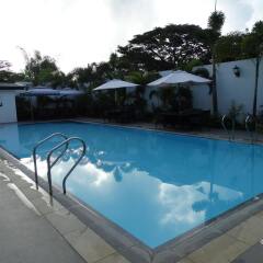 Отель Ipil Suites Puerto Princesa Филиппины, Пуэрто-Принцеса - отзывы, цены и фото номеров - забронировать отель Ipil Suites Puerto Princesa онлайн бассейн фото 3