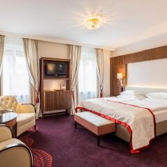 Hotel Stefanie 4* Улучшенный номер с двуспальной кроватью