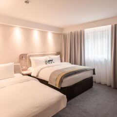 Отель Holiday Inn Express Hamburg - City Hauptbahnhof Германия, Гамбург - отзывы, цены и фото номеров - забронировать отель Holiday Inn Express Hamburg - City Hauptbahnhof онлайн комната для гостей фото 2