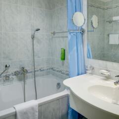 Отель Danubius Health Spa Resort Grandhotel Pacifik ванная фото 2