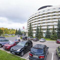 Гостиница Holiday Inn Moscow Seligerskaya парковка