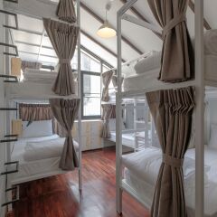 Liveitup Chitlom Hostel Бангкок комната для гостей фото 2