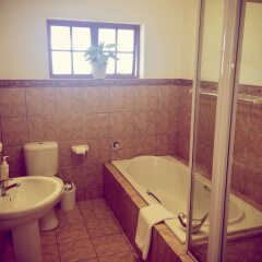 Отель River Front Estate ванная