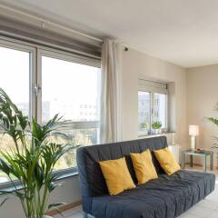 Апартаменты Arena Suite Apartment комната для гостей фото 5