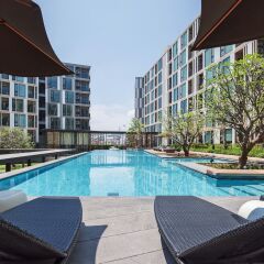 Отель THE BASE Uptown By Favstay Таиланд, Пхукет - отзывы, цены и фото номеров - забронировать отель THE BASE Uptown By Favstay онлайн бассейн фото 3