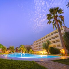 Elea Beach Hotel вид на фасад