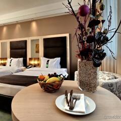 Отель Holiday Inn Belgrade в номере фото 2