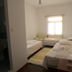 Mavi Pansiyon in Ayvalik, Turkey from 31$, photos, reviews - zenhotels.com guestroom