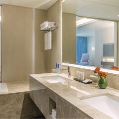 Radisson Blu Hotel, Ajman ванная фото 2