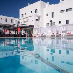 Отель Migjorn Ibiza Suites & Spa с домашними животными