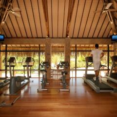 Отель Le Taha'a Island Resort & Spa фитнесс-зал