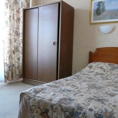 Hotel Dnipro комната для гостей