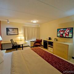 Отель Red Roof Inn PLUS+ Miami Airport комната для гостей