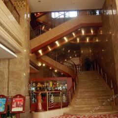 Inner Mongolia Huachen Hotel гостиничный бар