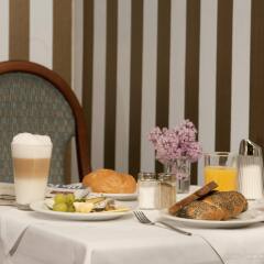 Das Capri. Ihr Wiener Hotel в номере