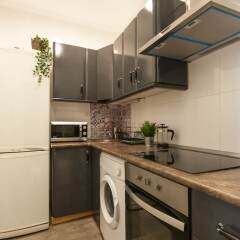 Отель Lovely and Central 4 BR Apartment Испания, Барселона - отзывы, цены и фото номеров - забронировать отель Lovely and Central 4 BR Apartment онлайн в номере фото 2