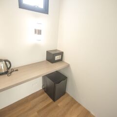 Отель Glur Central Pratunam Бангкок сейф в номере